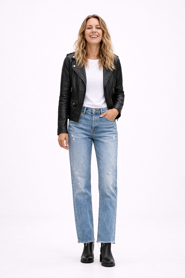 Claire – Classic Straight Jeans