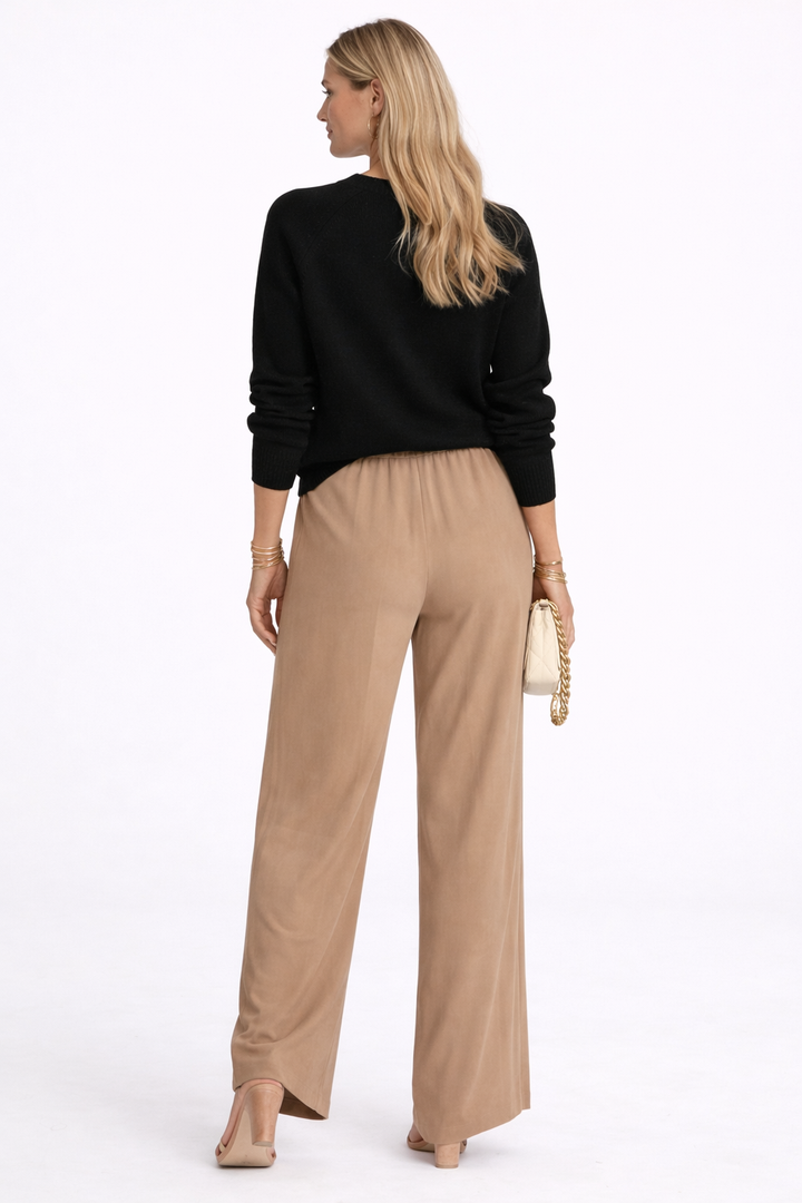 Lilly - Modern Icon Button Sweater