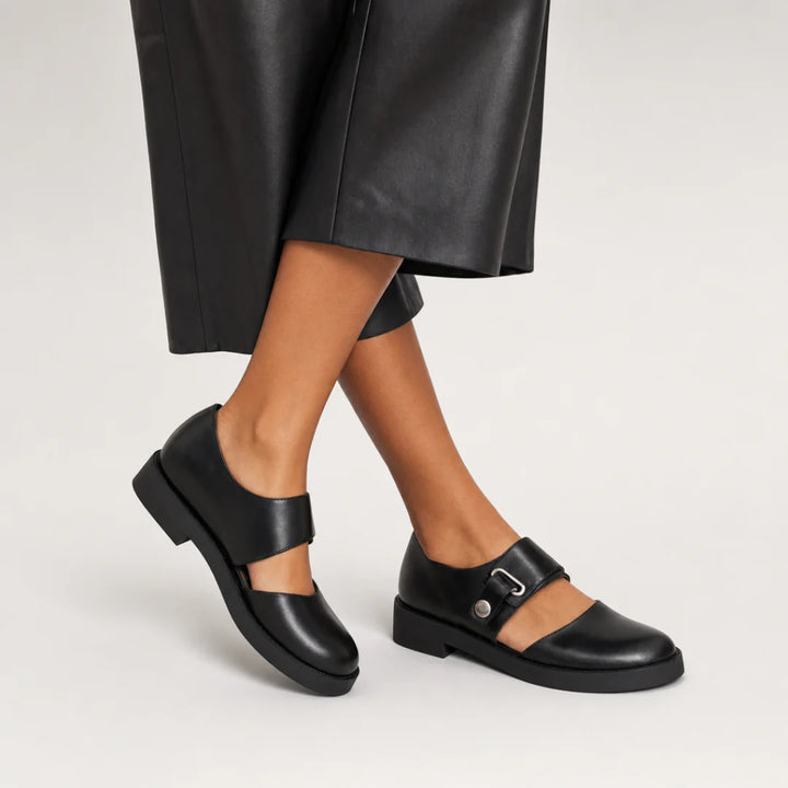 Maren™ – Modern Buckle Flats