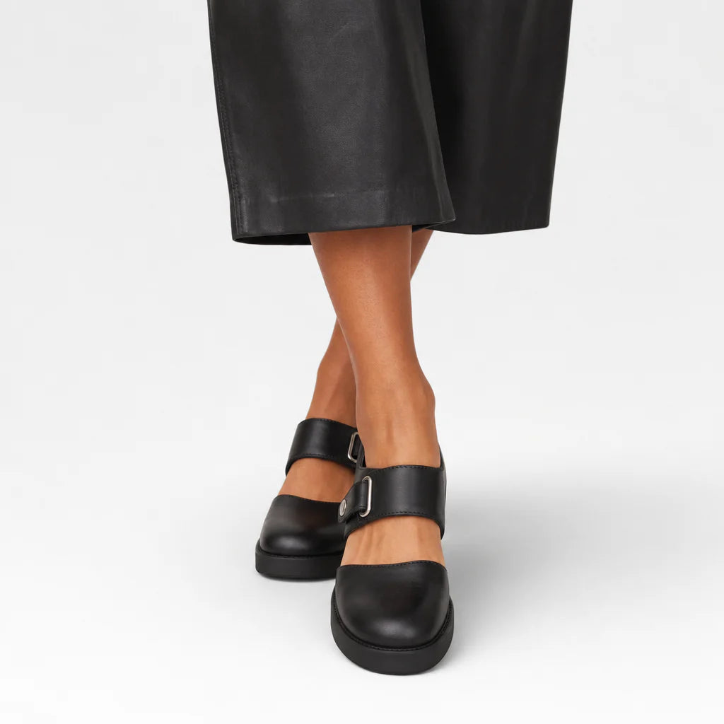 Maren™ – Modern Buckle Flats